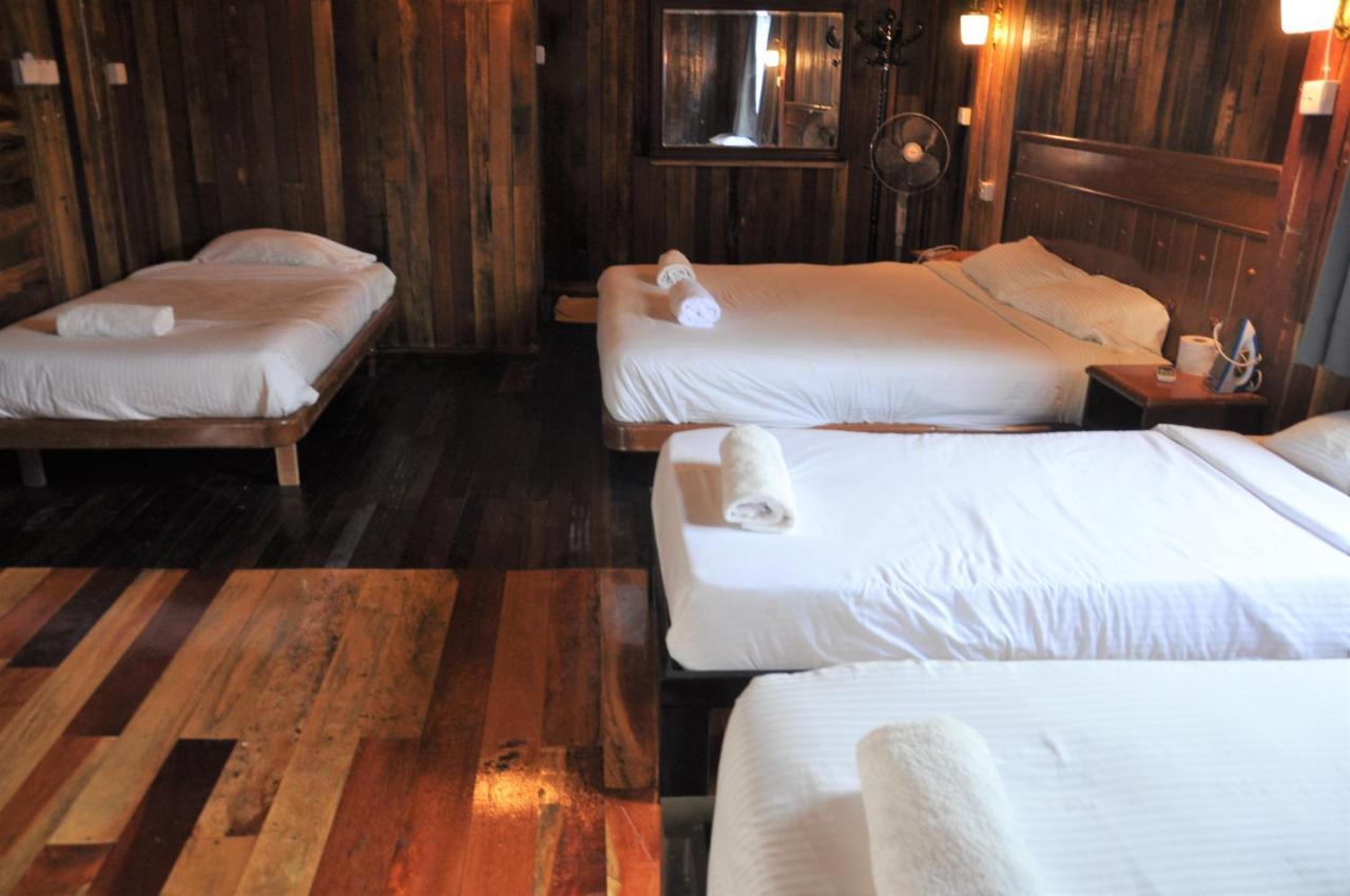 Joe Fisherman Inn Kampung Teluk Nipah Exteriör bild