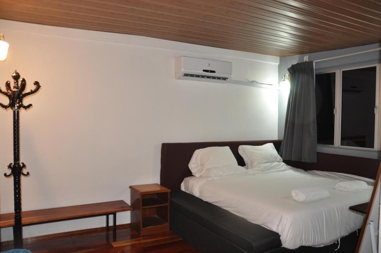 Joe Fisherman Inn Kampung Teluk Nipah Exteriör bild