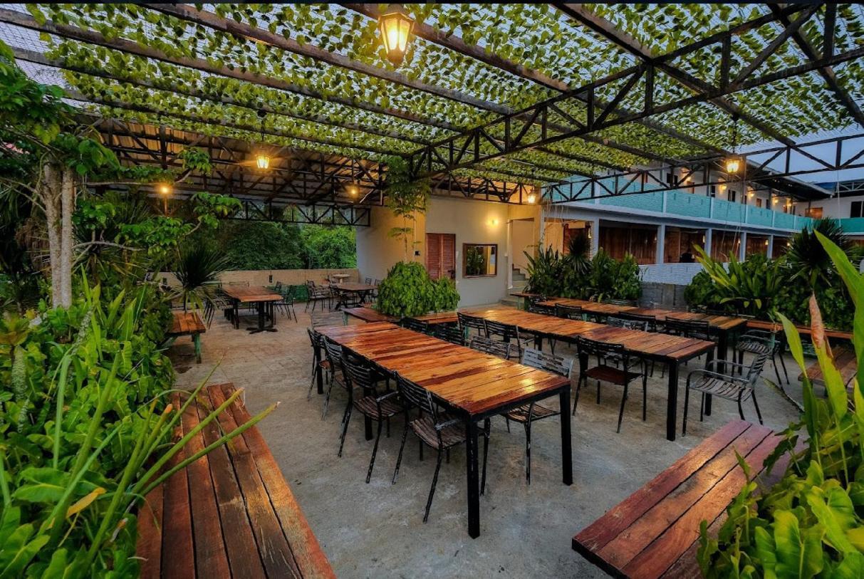 Joe Fisherman Inn Kampung Teluk Nipah Exteriör bild