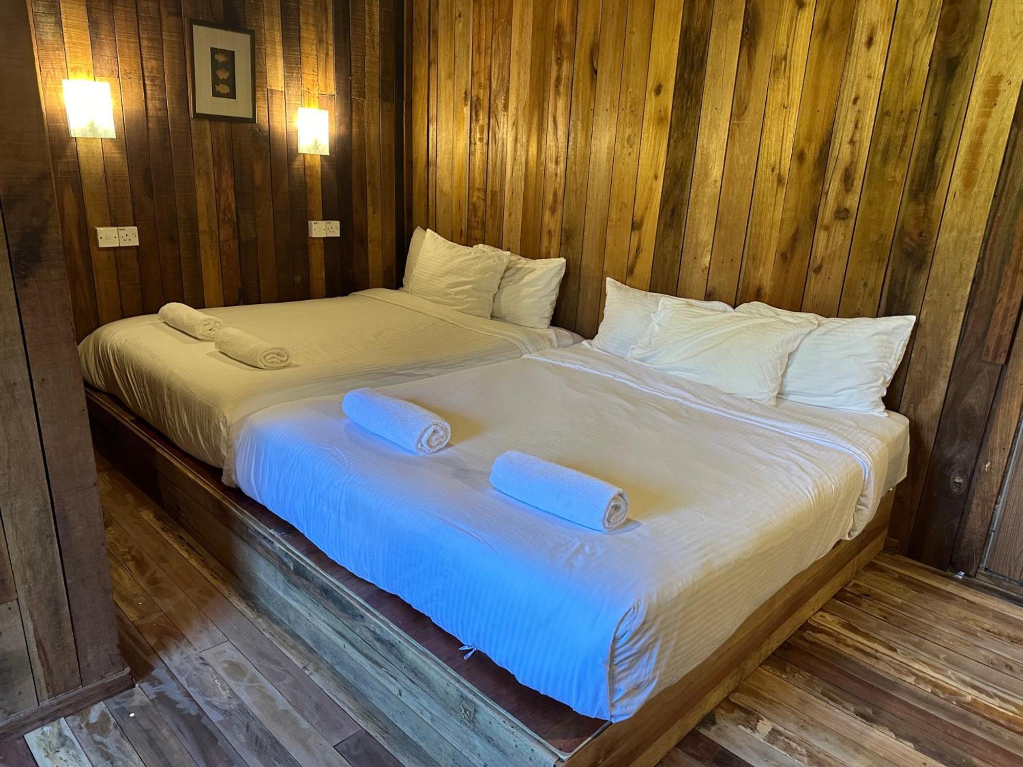 Joe Fisherman Inn Kampung Teluk Nipah Exteriör bild
