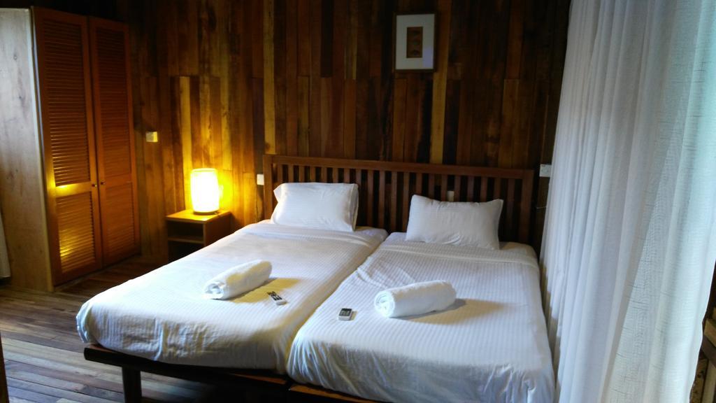 Joe Fisherman Inn Kampung Teluk Nipah Exteriör bild