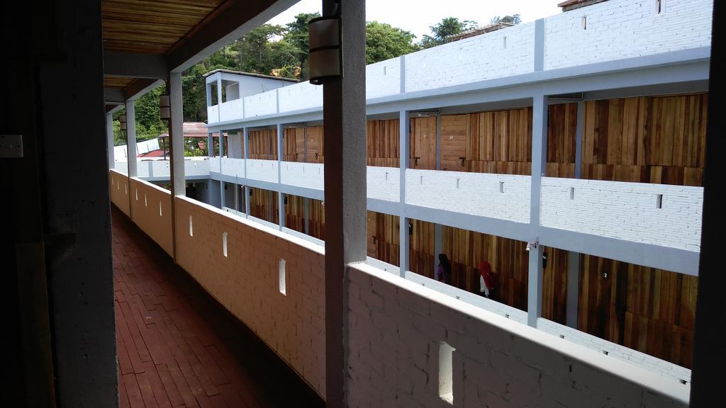 Joe Fisherman Inn Kampung Teluk Nipah Exteriör bild