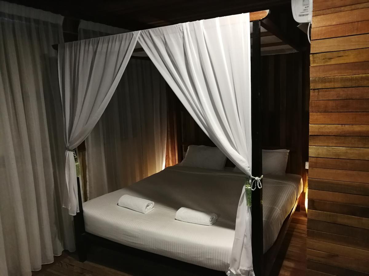 Joe Fisherman Inn Kampung Teluk Nipah Exteriör bild